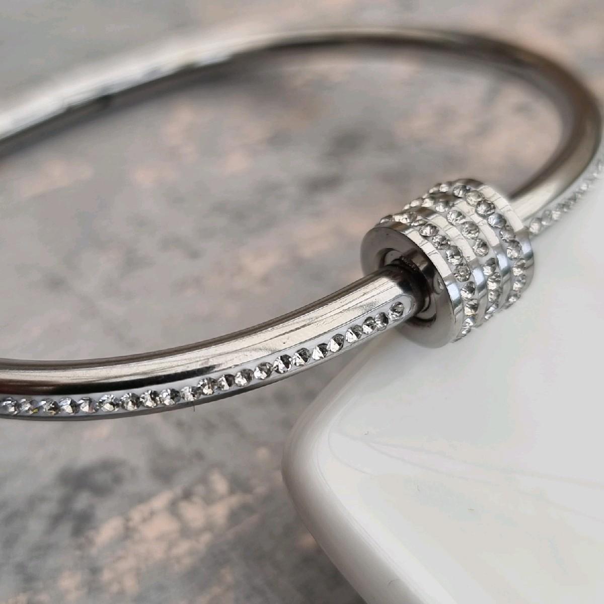 Silver Barrel Zircon Bangle