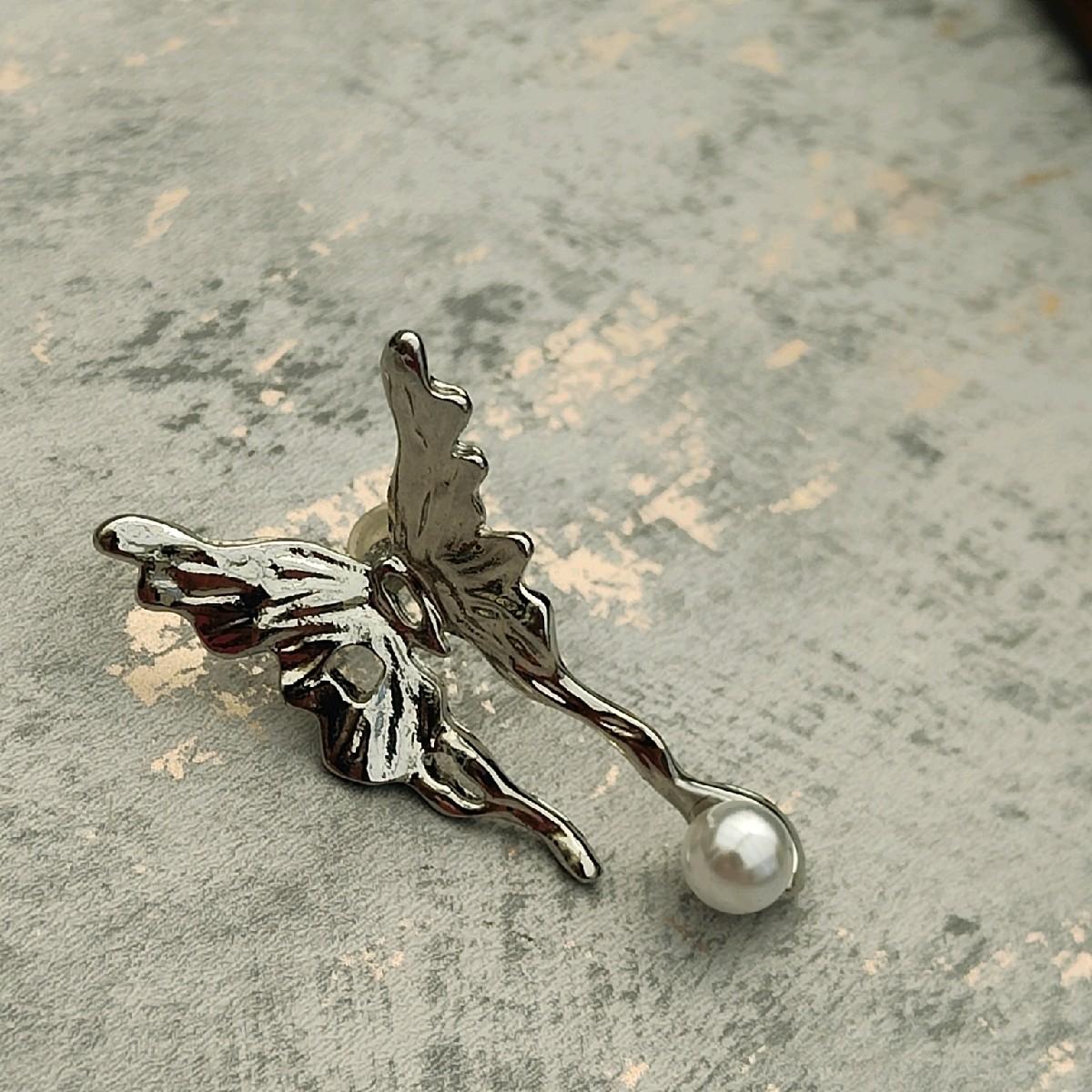 Silver Plated Butterfly Pearl Earrings
