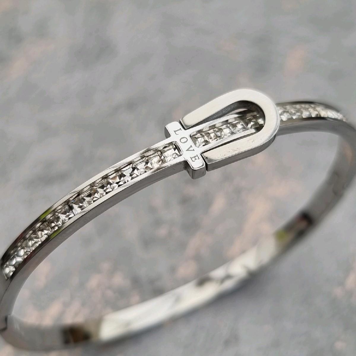 Gorgeous Silver Plated Horseshoe Zircon Bangle Stainless Steel