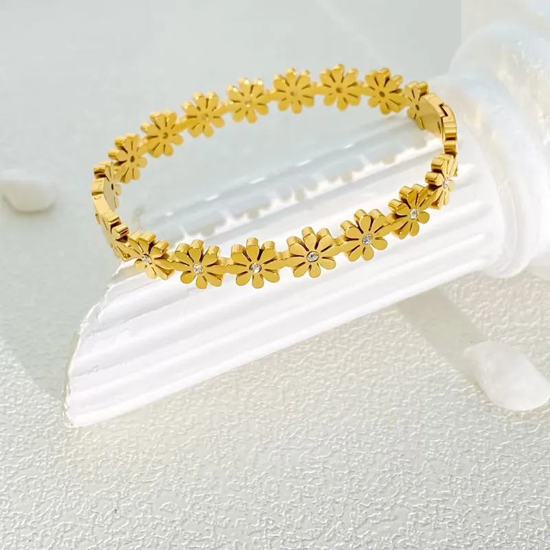 18K Gold Plated Beautiful Daisy Bangle with CZ Stones Stainless Steel