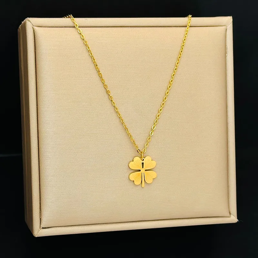 Trending Flower Pendant Necklace Hypoallergenic