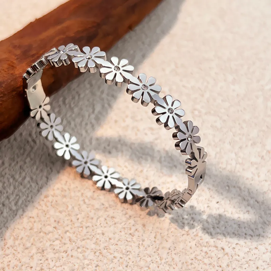 Daisy Flower Silver Bangle, Floral Jewelry Gift for Her
