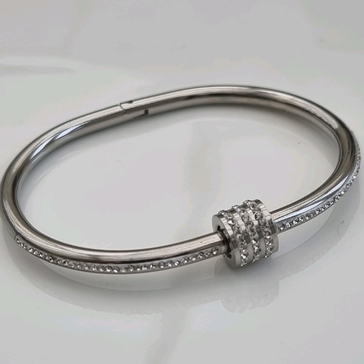 Silver Barrel Zircon Bangle